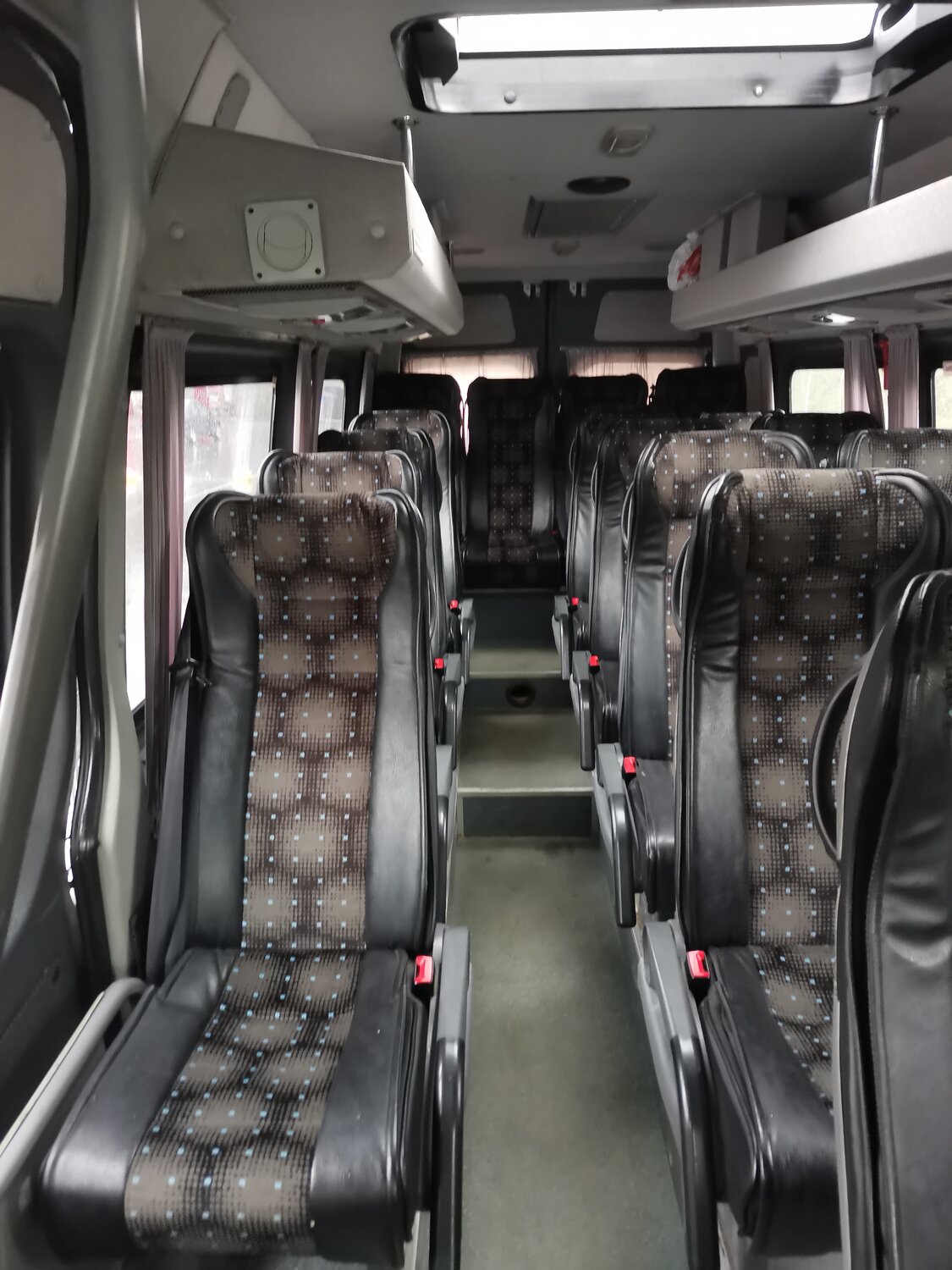 микроавтобус мерседес 20 мест салон, mercedes-benz sprinter 19 мест, мерседес спринтер пассажирский на 14 мест, mercedes-benz sprinter 515 турист, мерседес спринтер классик пассажирский салон