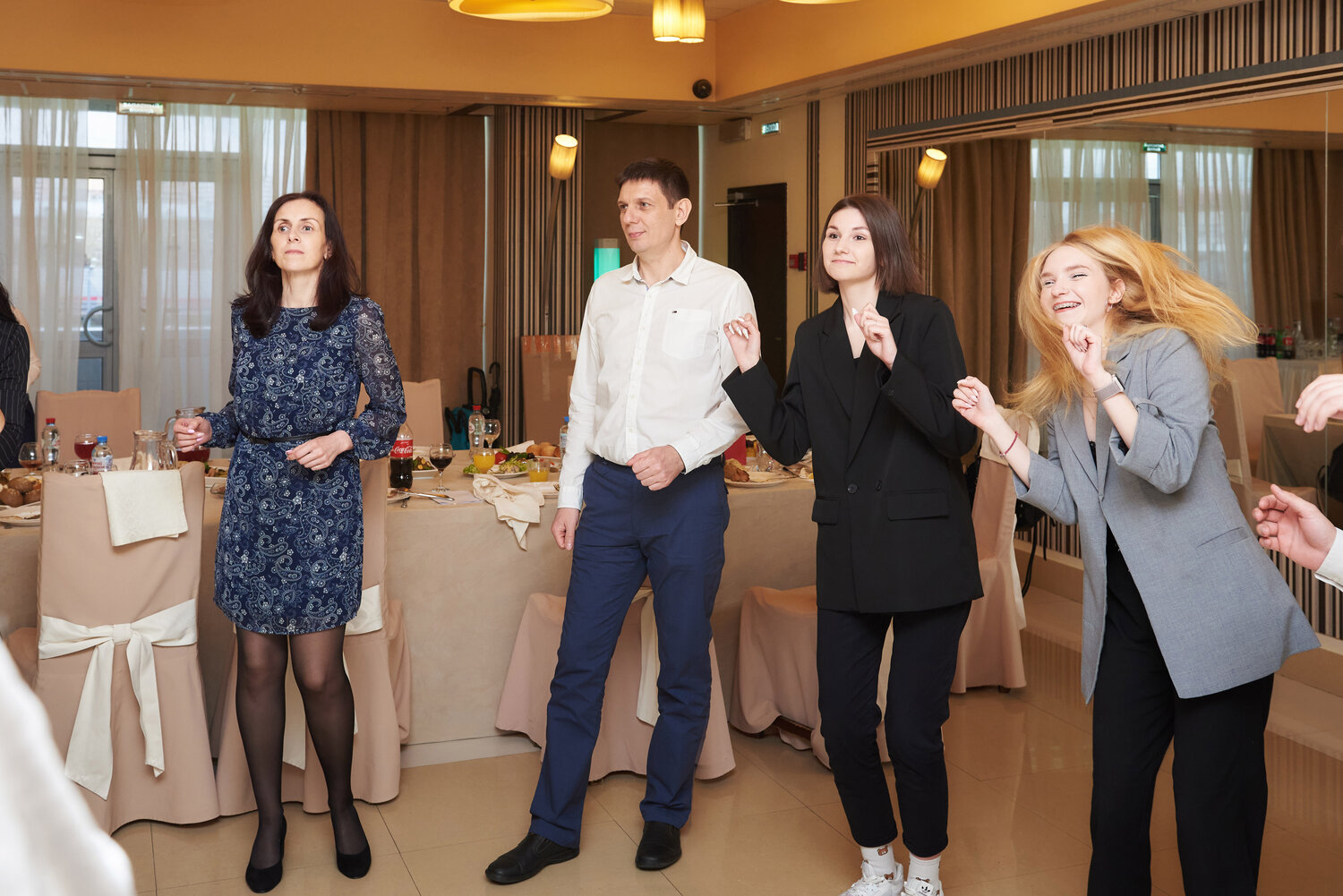 анна нахапетова дочь веры глаголевой, банкет фотосессия ведущий, ведущий на свадьбу, свадебный ведущий, открытие офиса