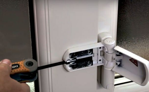 Замена стекла в двери в Санкт-Петербурге - Ремонт дверей - Ремонт и ...