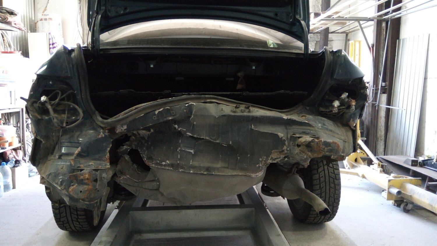правая часть автомобиля, лонжерон автомобиля снизу, прадо 120 восстановление лонжерона, задняя часть автомобиля, части авто