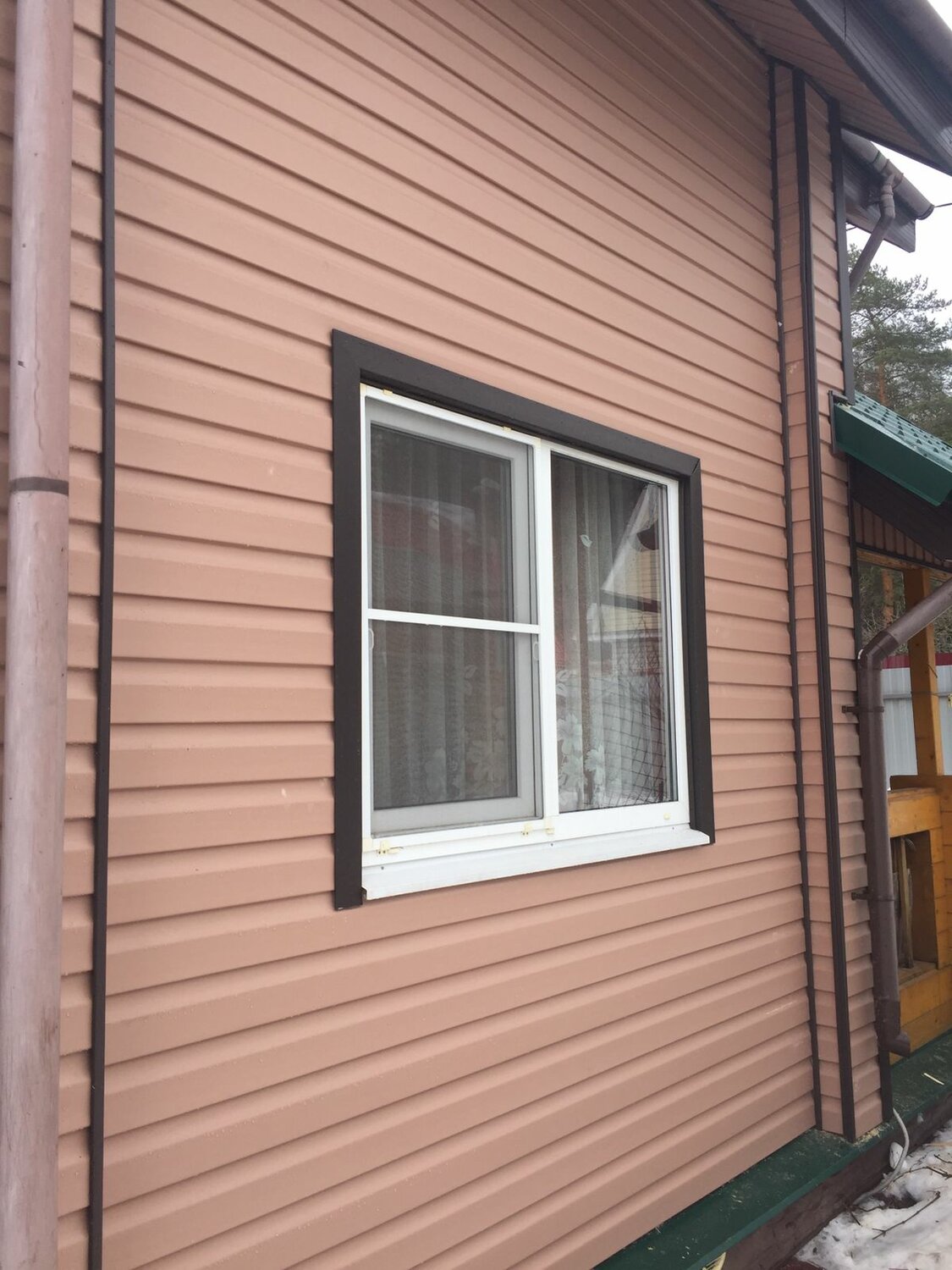 сайдинг, пластиковый сайдинг, обшивка дома сайдингом, сайдинг виниловый, сайдинг для наружной отделки окна