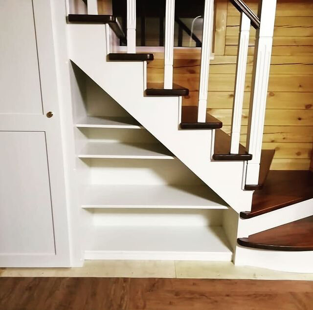 лестница отделка, г образная лестница с забежными ступенями, лестница с забежными ступенями, лестница на второй этаж с забежными ступенями, лестницы