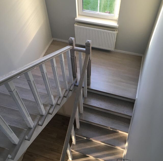 закрытая двухмаршевая лестница, трехмаршевая лестница 180 градусов, двухмаршевая лестница, двухмаршевая лестница с площадкой, лестница с двумя площадками