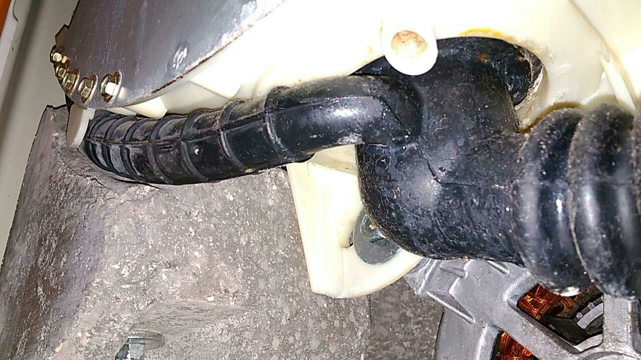 Ремонт не сливающей воду стиральной машины
