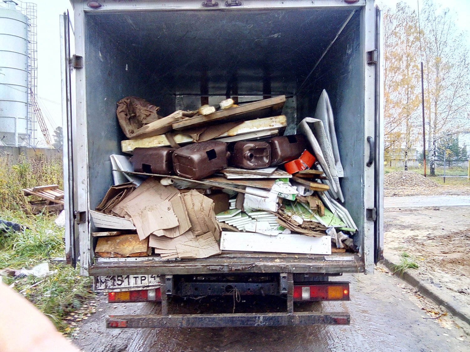 вывоз строительного мусора, gazel, вывоз мусора газель грузчики, вывоз строительного мусора газель, вывоз строительного мусора газелью, газель открытый кузов вывоз мусора