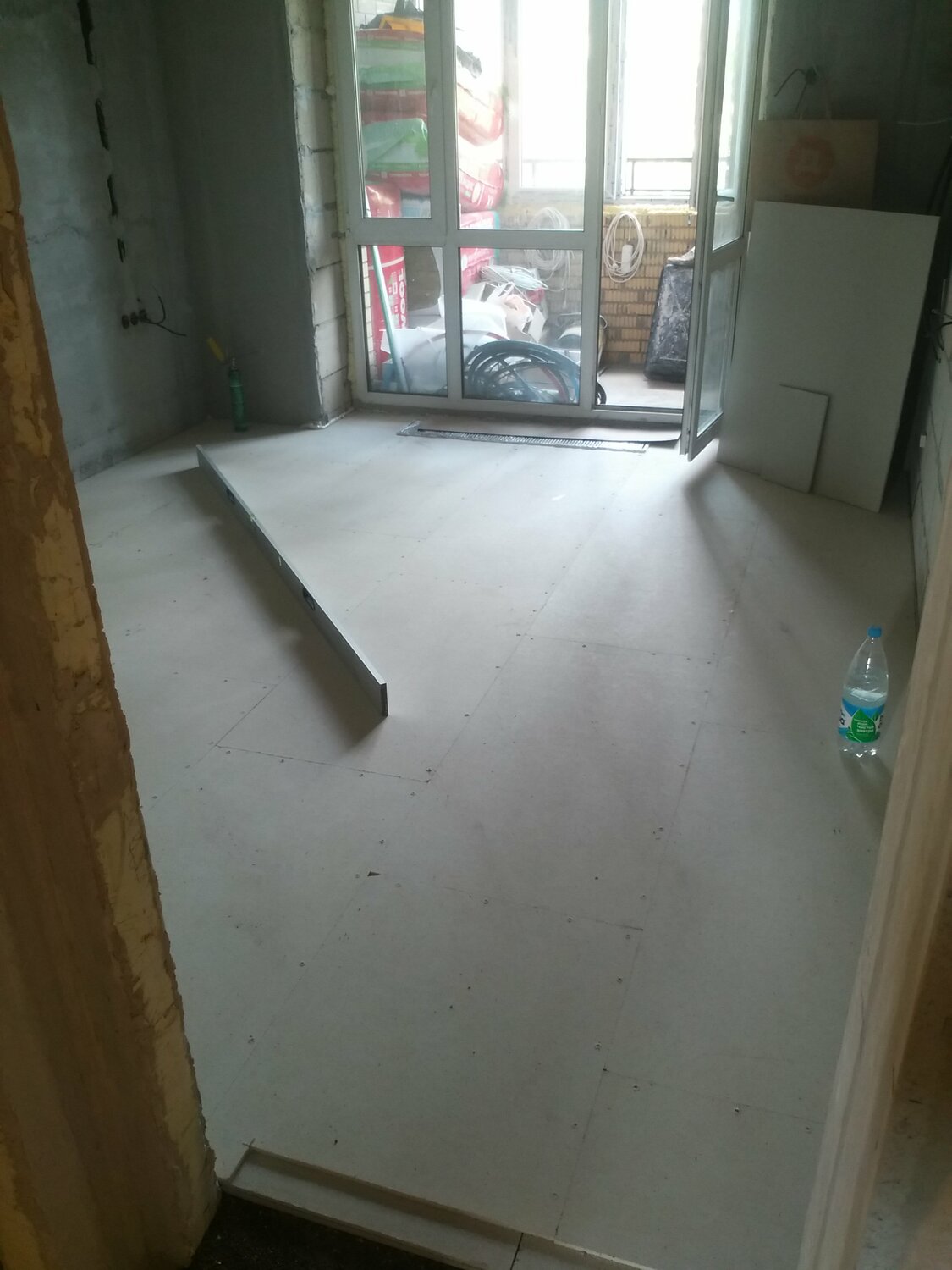 квартира, жилой комплекс, пол, черновая и чистовая стяжка пола, комната