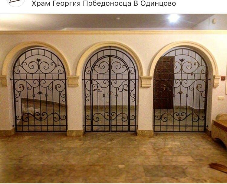 ковка в восточном стиле, ворота, кованые ворота для церкви с изображением винограда, церковные ворота, ворота ограды софийского собора