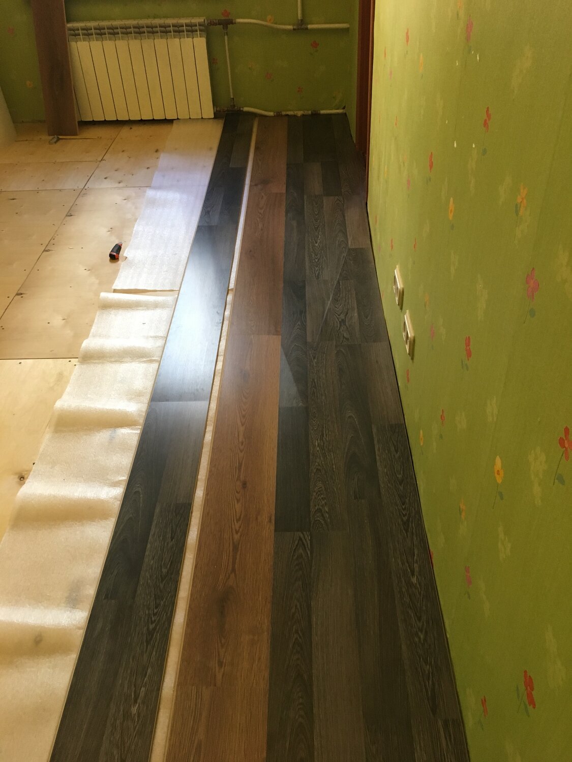 пол, напольное покрытие, укладка ламината, ламинат, паркет