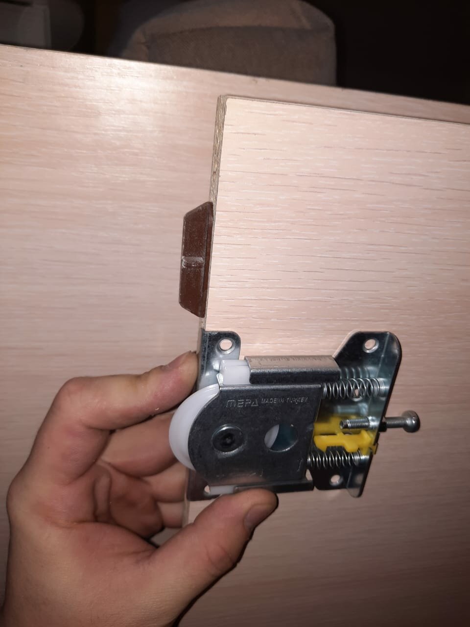 замок двери, ролики для шкафа купе стенли stanley, замок дверной superlock, двери купе, раздвижные двери