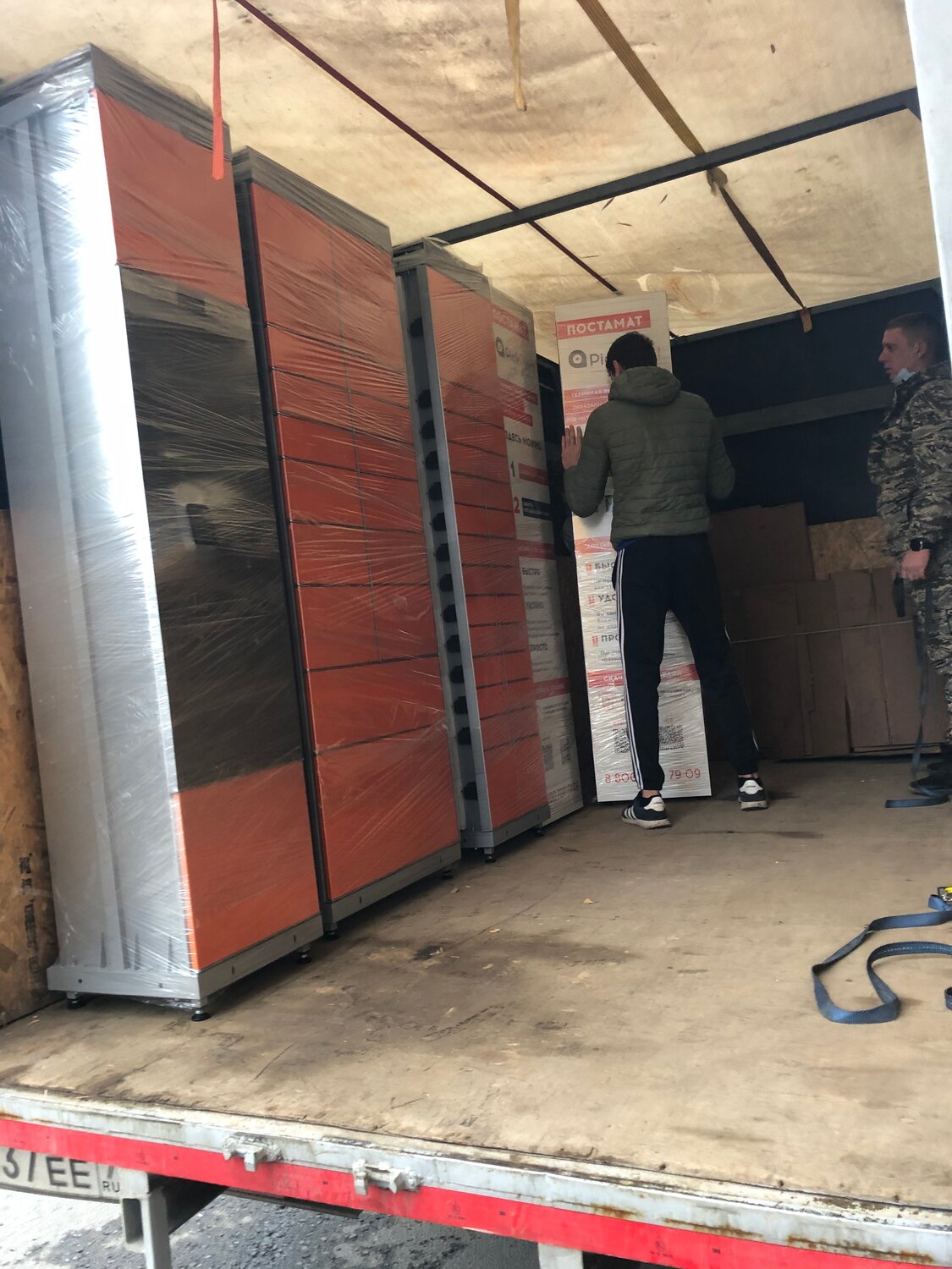 ворота в гараж распашные металлические утепленные, техника, грузовая, полуприцеп, полуприцеп крона 2 подъёмные оси