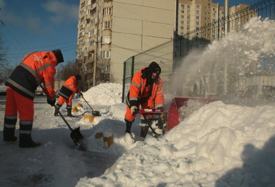 уборка снега, коммунальные службы, уборка снега коммунальщики, коммунальщики, уборка снега в россии