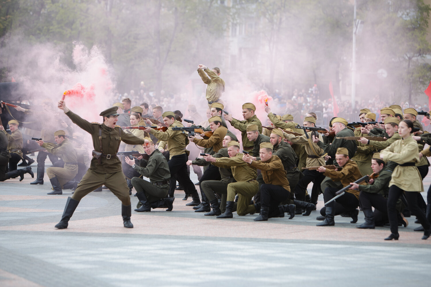 9 мая 2016, празднование 9 мая, день победы праздник, парад победы в саратове, день победы