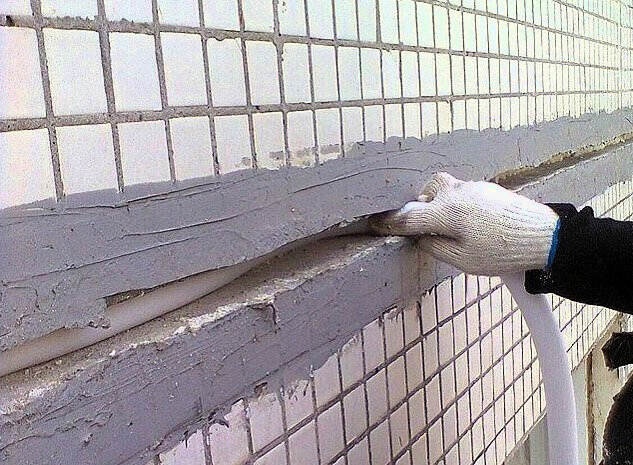 герметизация межпанельных стыков, герметизация межпанельных швов, герметизация швов в панельном доме, заделка межпанельных швов, герметизация панельных межпанельных швов