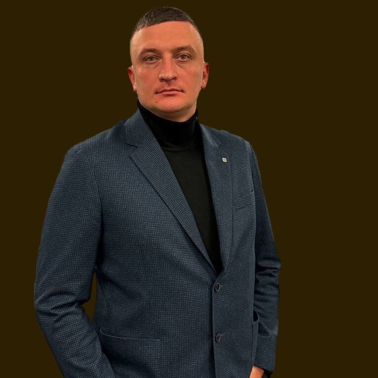 Дмитрий Максимов