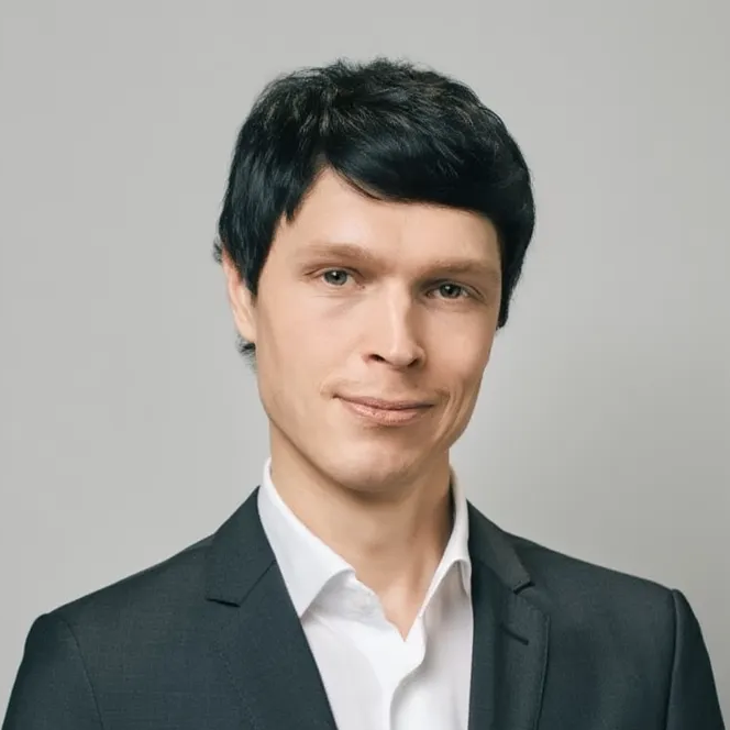 Артем Долгов