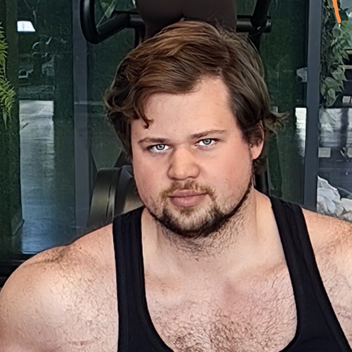 Максим Устенков