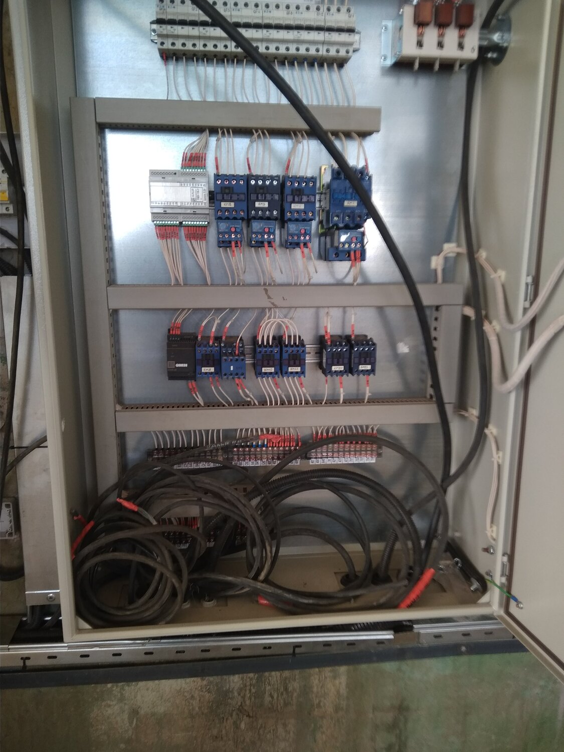 щит вру авр 400а, распределительный щит, установка трансформатора тока для укрм в вру 0.4 кв, ввод кабеля авббшв 4x16 распределительный щит силовой, грщ 0.4 кв с авр