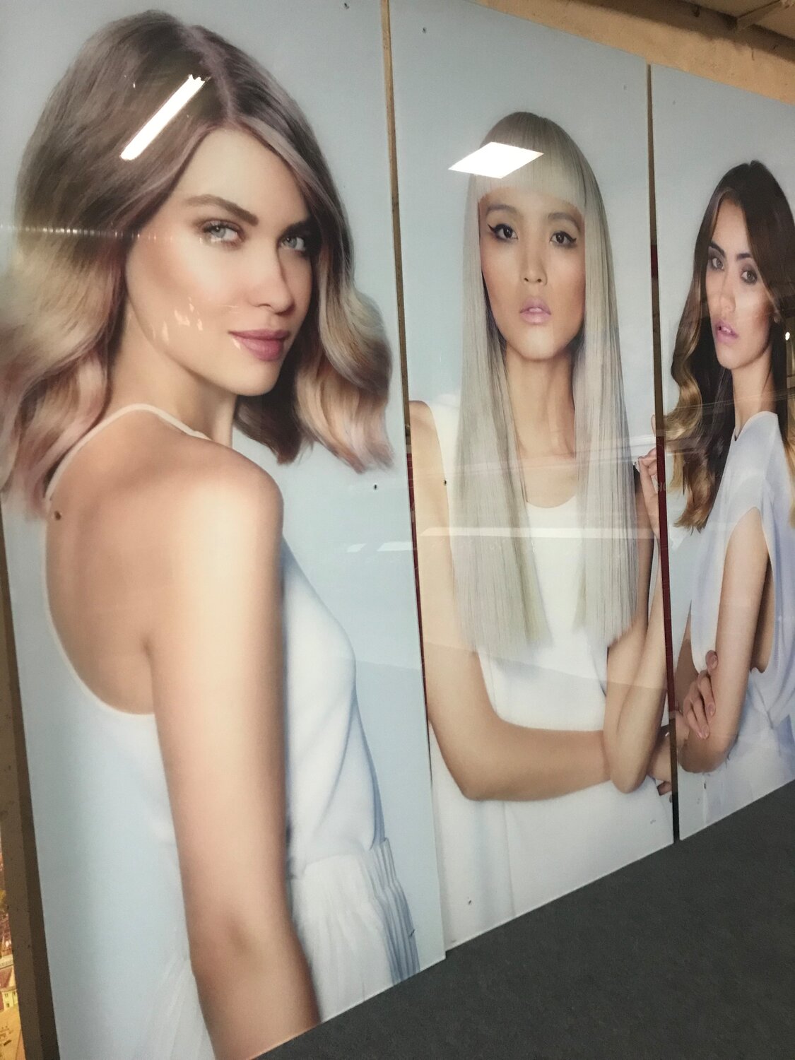 спрей blondme detox, девушка, schwarzkopf blondme обесцвечивающая бондинг-пудра 9+ 450 гр., blondme schwarzkopf реклама, женщина