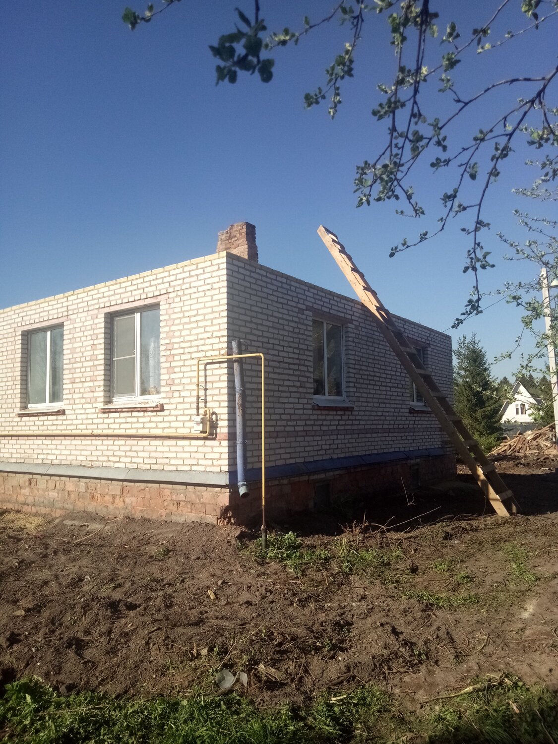 дом, коттедж, недвижимость, дом в деревне из кирпича, строительство загородного дома