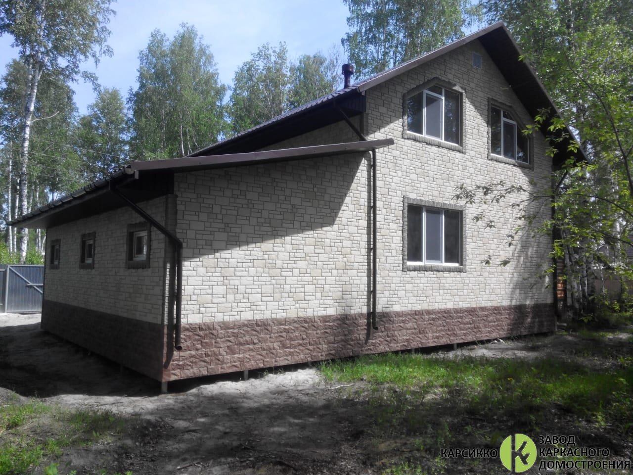 отделка каркасного дома цокольным сайдингом, коттедж, дом, облицовка одноэтажного дома дёке, загородный дом