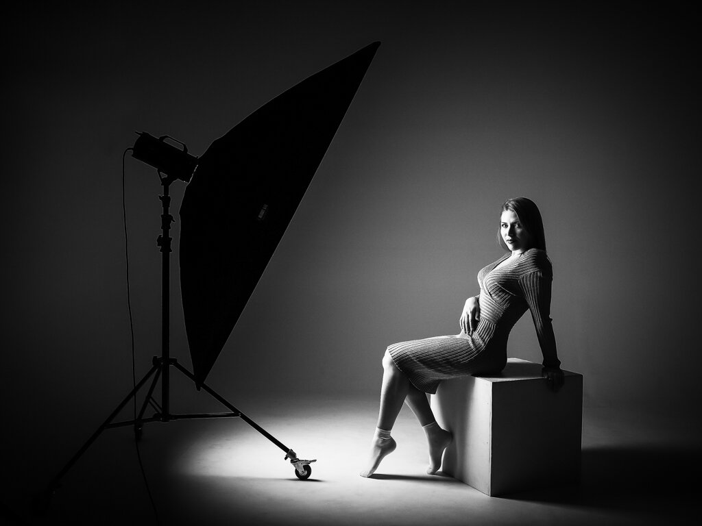 девушка, одиночка фотосессия на студии, фотосессия, свет для 3д студии, фотостудия