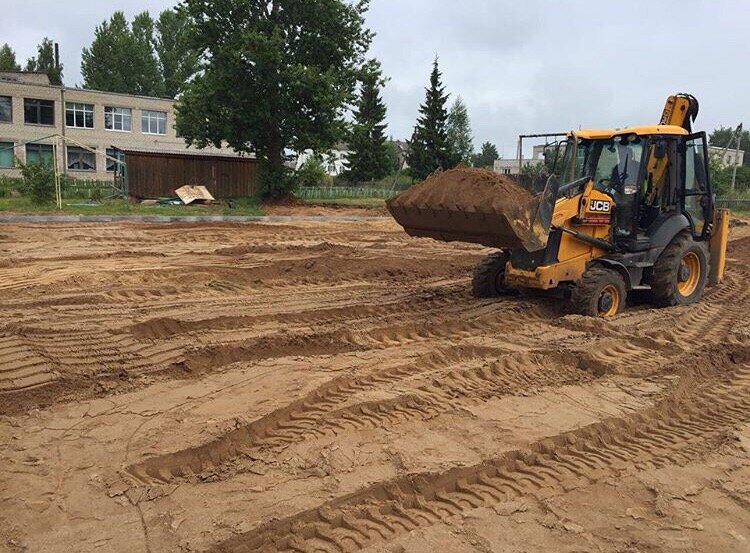 планировка участка трактором, планировка участка экскаватором, планировка территории бульдозером, планировка участка бульдозером, планировка участка экскаватором погрузчиком