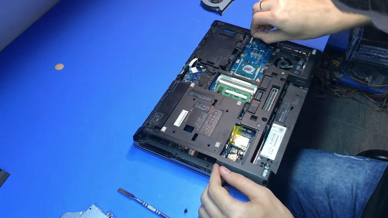 ноутбук, lenovo g50-70 dvd привод, память ноутбука асус внутри, acer aspire 2016 разъем памяти, модуль вай фай для ноутбука паккард белл