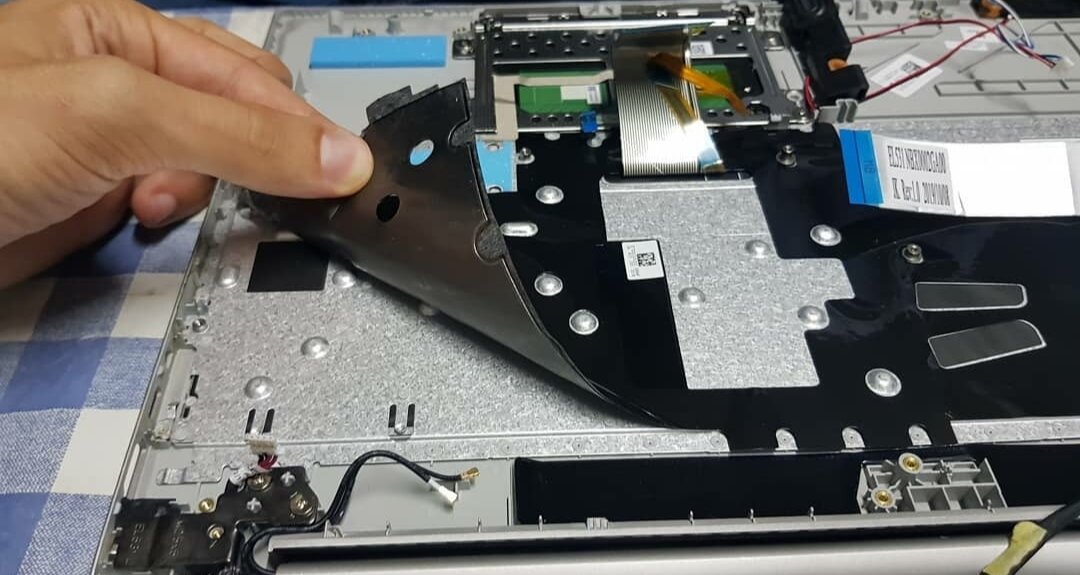 жесткий диск для hp probook 4520s, ноутбук asus x200ma, фиксатор шлейфа тачпада ноутбука acer, жёсткий диск на ноутбуке lenovo ideapad 110, разобранные