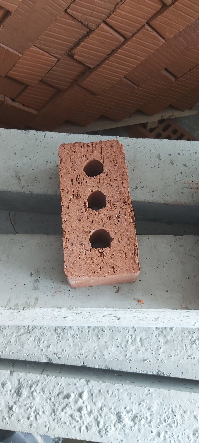 кирпич, кирпич строительный полнотелый одинарный м-200 с тремя техпустотами, кирпич рядовой полнотелый одинарный м150 с тех пустотами, кирпич строительный одинарный, кирпич рядовой м125