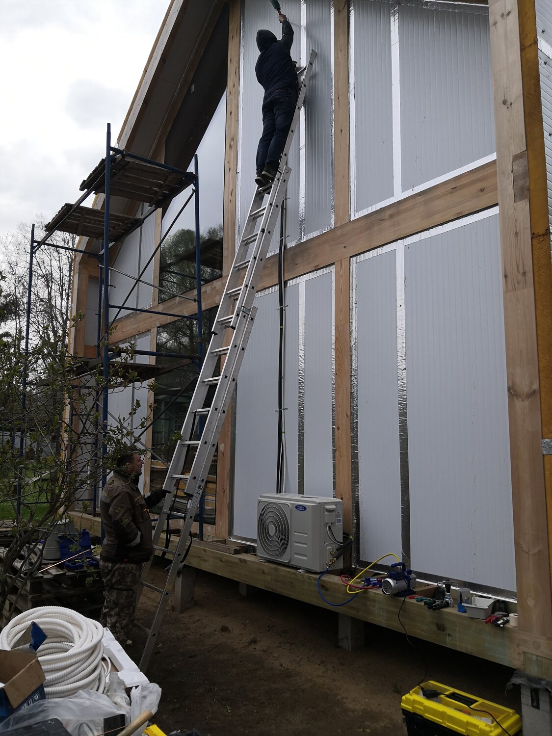 ветро зашита под сайдинг, каркасный дом, утепление дома снаружи, строительство, лестница