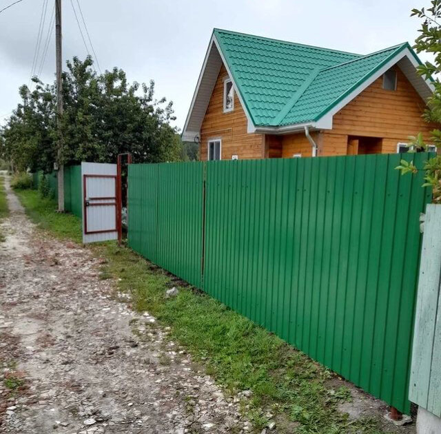 зеленый забор из профнастила, забор из профлиста, забор из профнастила рал 6005, забор из профнастила, забор с профлиста