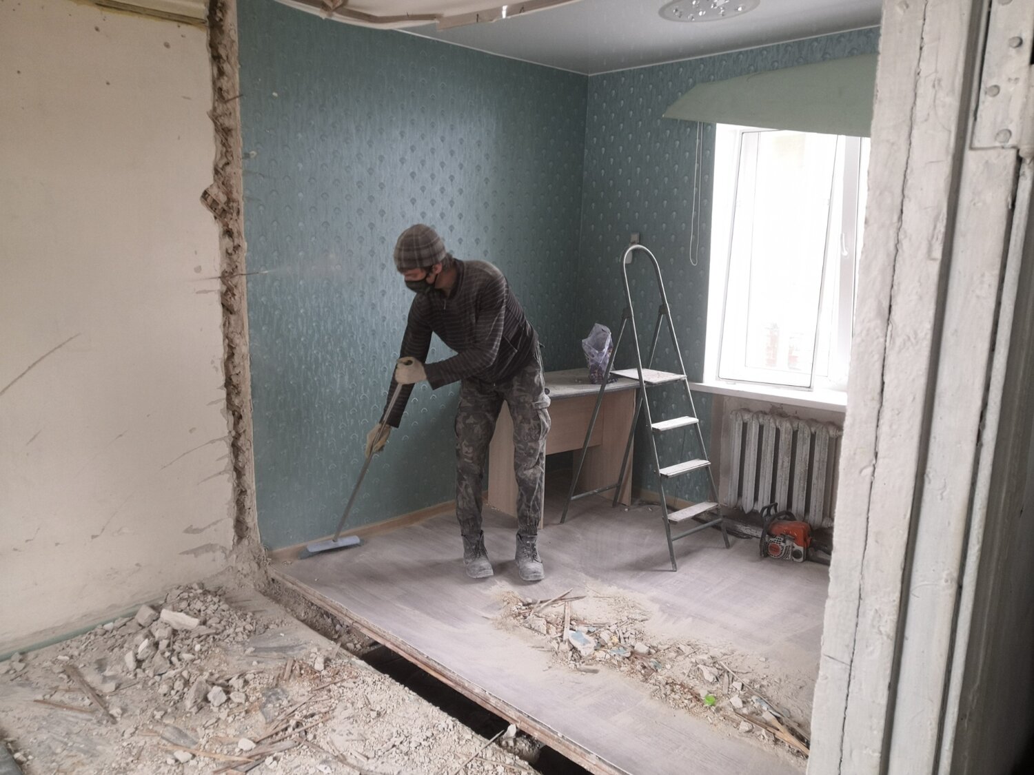 стяжка пола в квартире, штукатурка стен в старых квартирах, штукатурка стен, стяжка в частном доме, стяжка в квартире