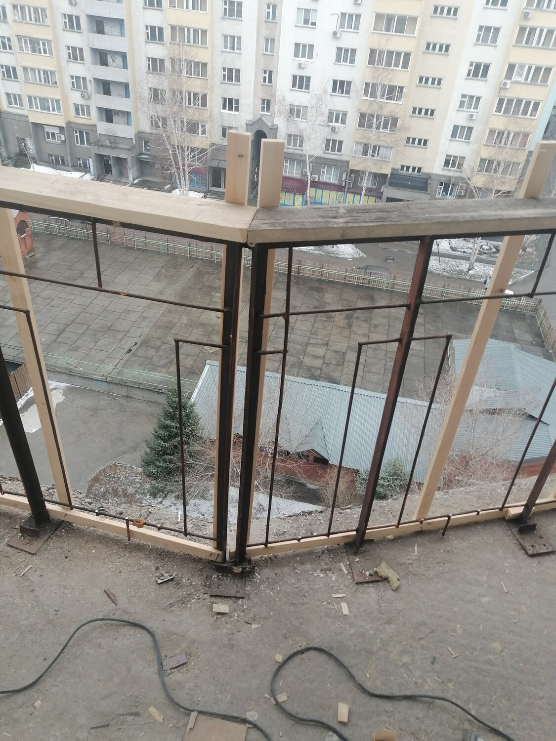 балкон с выносом, балкон без остекления, каркас ограждения балкона, ограждение на балкон, выносной балкон