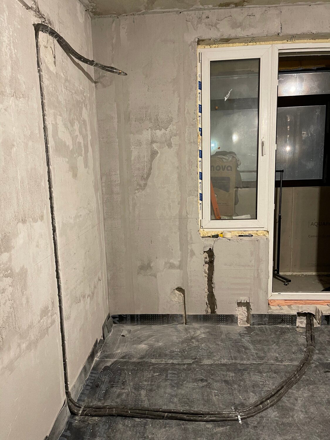 сантехкабины разводка, демонтаж сантехкабины в панельном доме, сантехкабина в панельном доме, демонтаж сантехкабины, разводка электрики