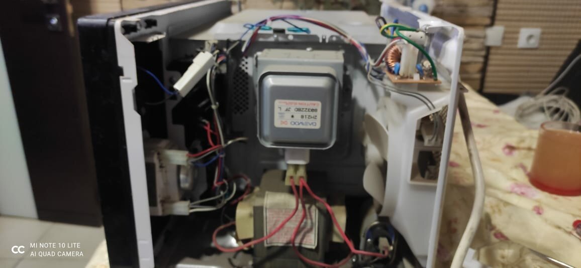 g2712nr магнетрон, микроволновая печь panasonic nn-mx26wf, микроволновая печь самсунг m187dnr, daewoo 6c2bs магнетрон, микроволновая печь lg ms2595установка магнетрона.