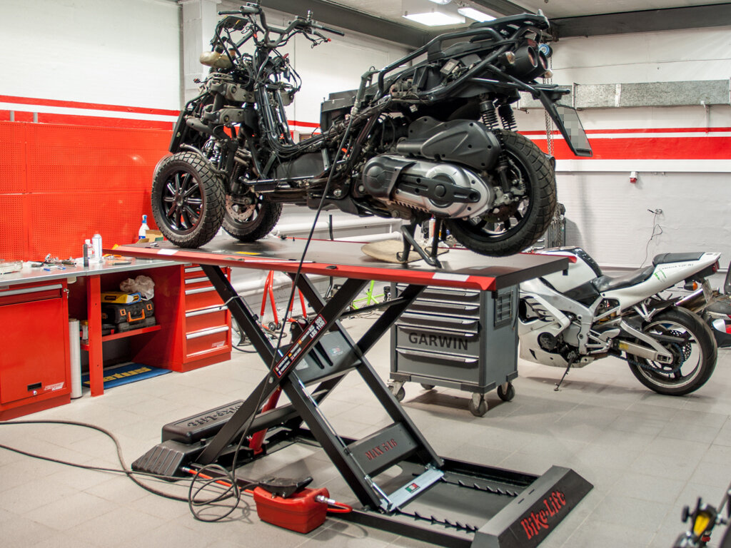 мотосервис, оборудование для мотосервиса, мотосервис ducati, мотосервис харлей дэвидсон, мотоцикл