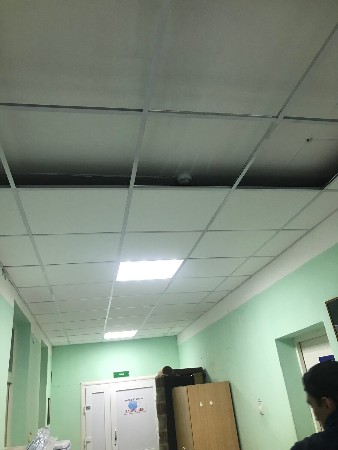 потолок армстронг 1кв подвесной, потолки типа армстронг, потолок армстронг, потолок амстронг или армстронг, подвесной потолок армстронг