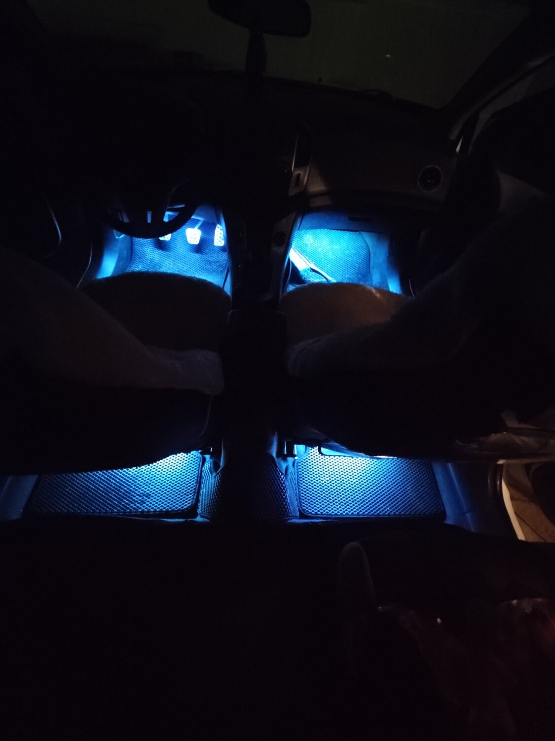 подсветка ног, подсветка салона автомобиля, подсветка салона, подсветка салона авто, светодиодная подсветка салона ваз 2114