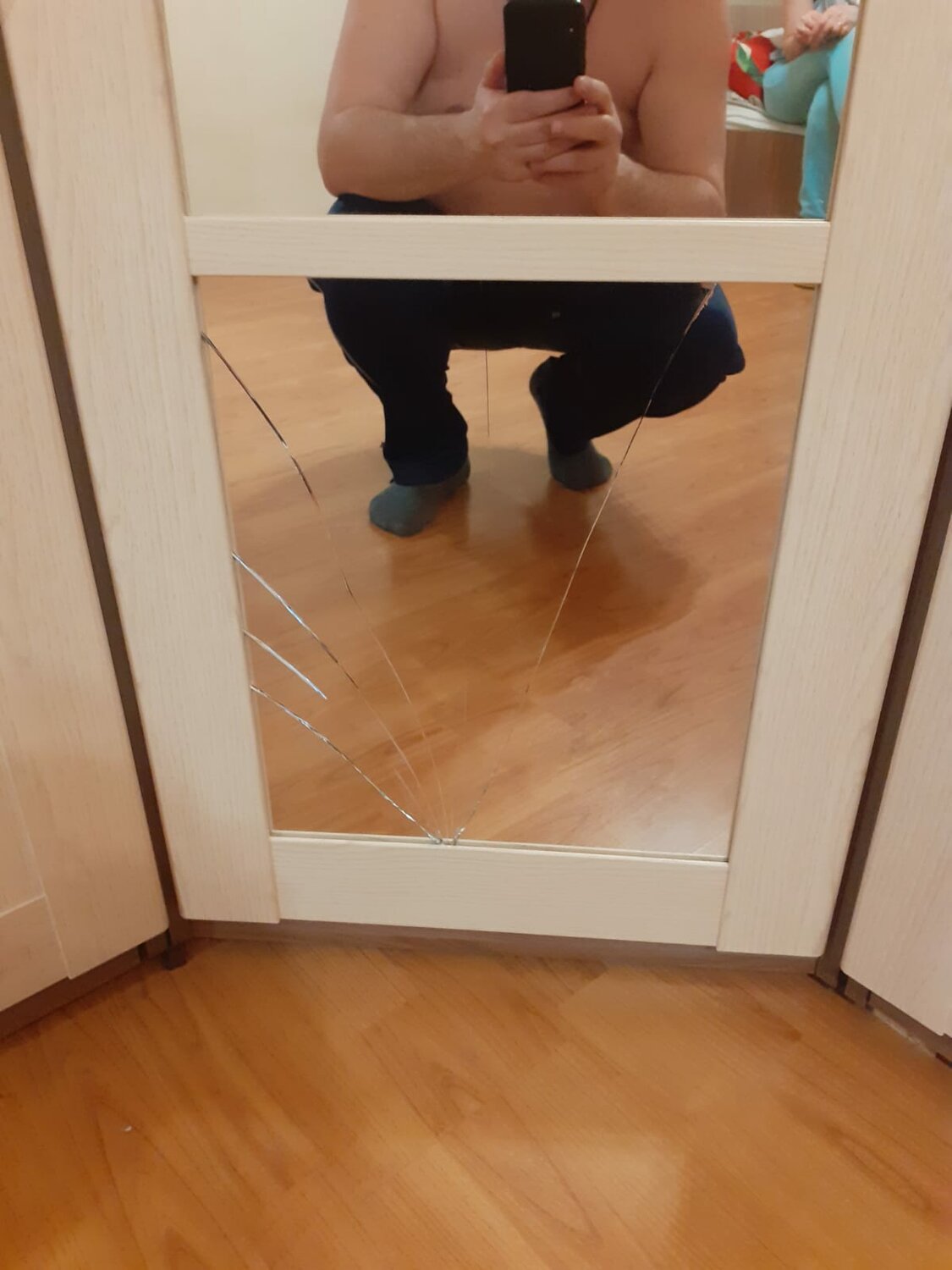 лапенко прикол с зеркалом, размытое изображение, человек, mirror, приколы про людей