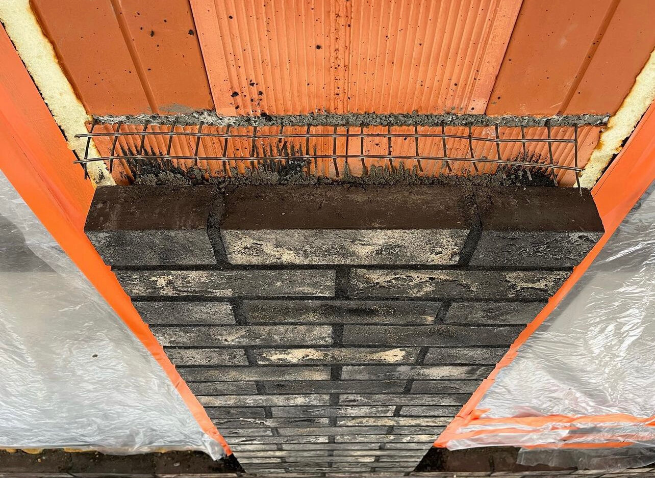 гидроизоляция кладки, гидроизоляция цоколя, утепление фундамента, обмазочная гидроизоляция цоколя, гидроизоляция фундамента