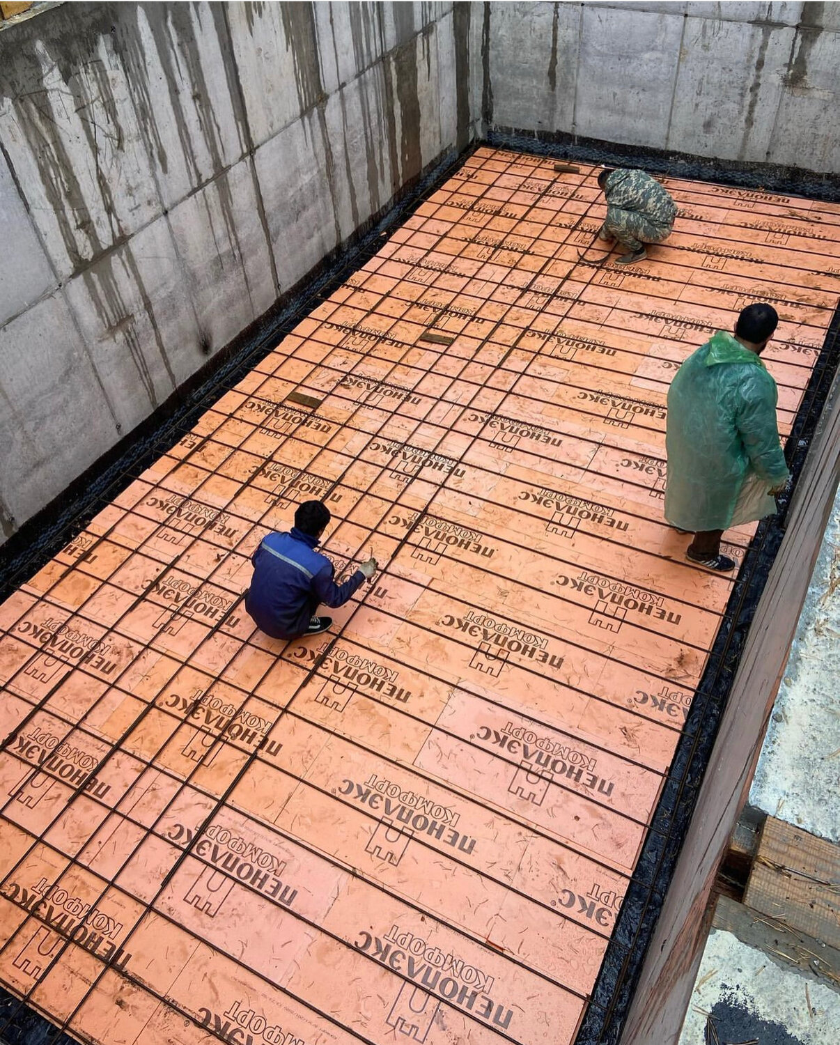 армирование стяжки пола, стяжка пола на пеноплекс, армирование пола, пеноплекс под стяжку пола, утепление пола пеноплексом