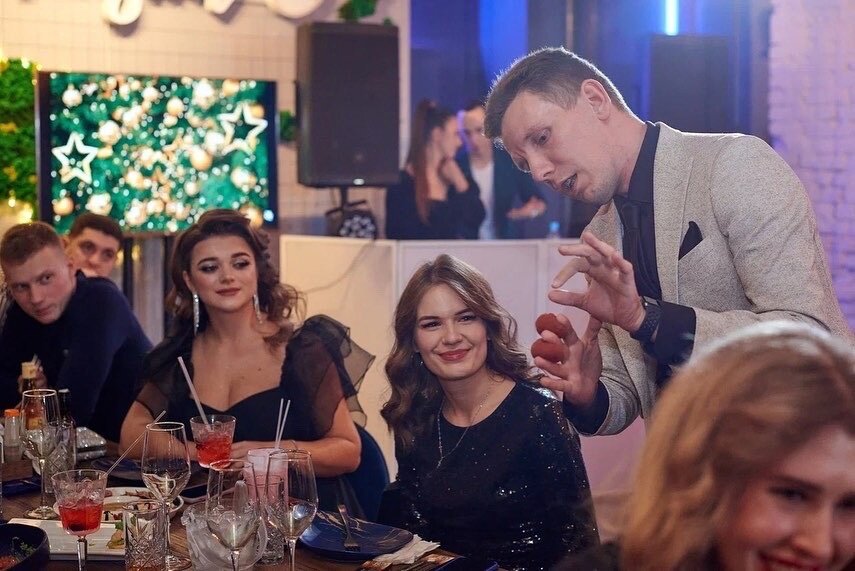 на свадьбе, девушка, тамада на свадьбе, ведущий свадьбы, ведущий