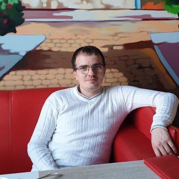Денис Суханов