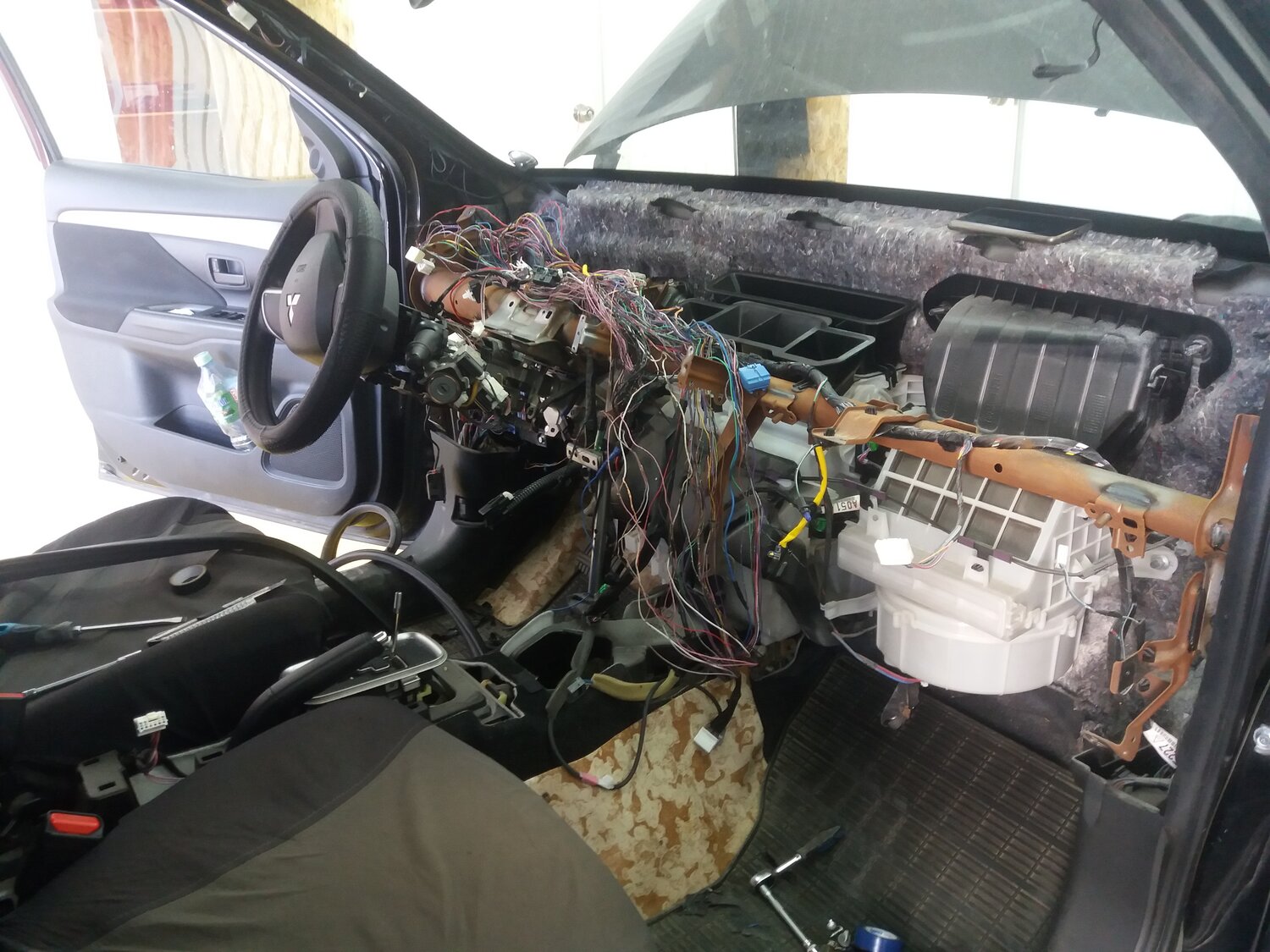 замена радиатора отопителя bmw, снятие радиатора печки toyota corsa, замена печка радиатора иж2117, тойота эстима снятие торпеды, тойота кроун провод печки на консоли