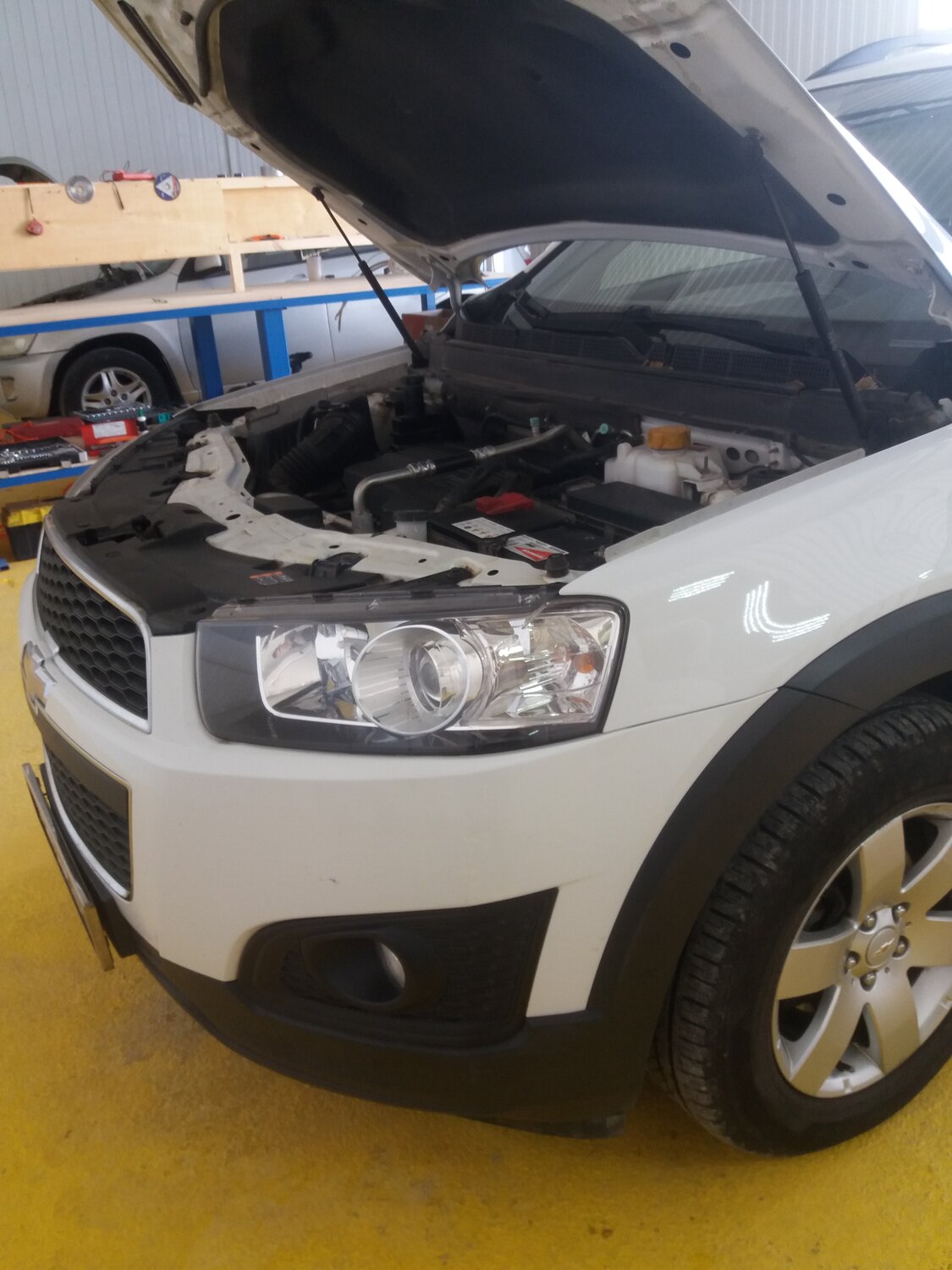 автомобиль, авто, шевроле каптива 16 года 2 и 4 объем мотора, chevrolet, Nissan NP 300