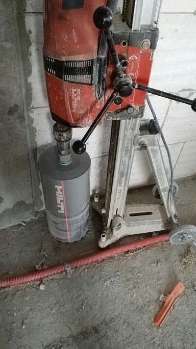 алмазное бурение хилти дд200, алмазное бурение hilti dd160, алмазное бурение отверстия до 250 мм, алмазное бурение, алмазное бурение отверстий в бетоне инструмент