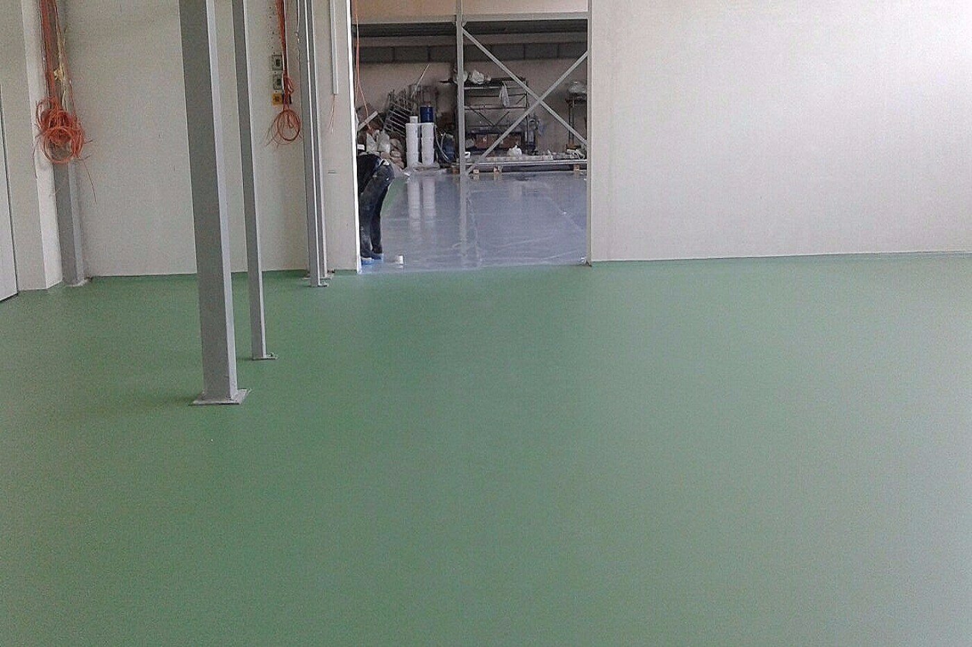 наливной пол, наливной пол в белоруссии, наливной пол однотонный, бетонный пол, полиуретан-цементные наливные полы