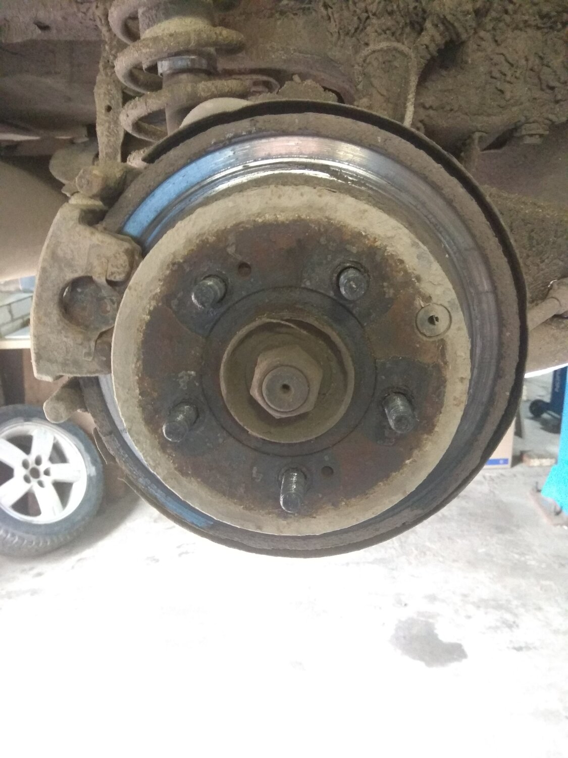 изношенные тормозной диск nissan, переднее колесо тормозной диск ваз 2112, honda crv 2008 тормозные диски задние, тормозной диск, задние дисковые тормоза ауди 80