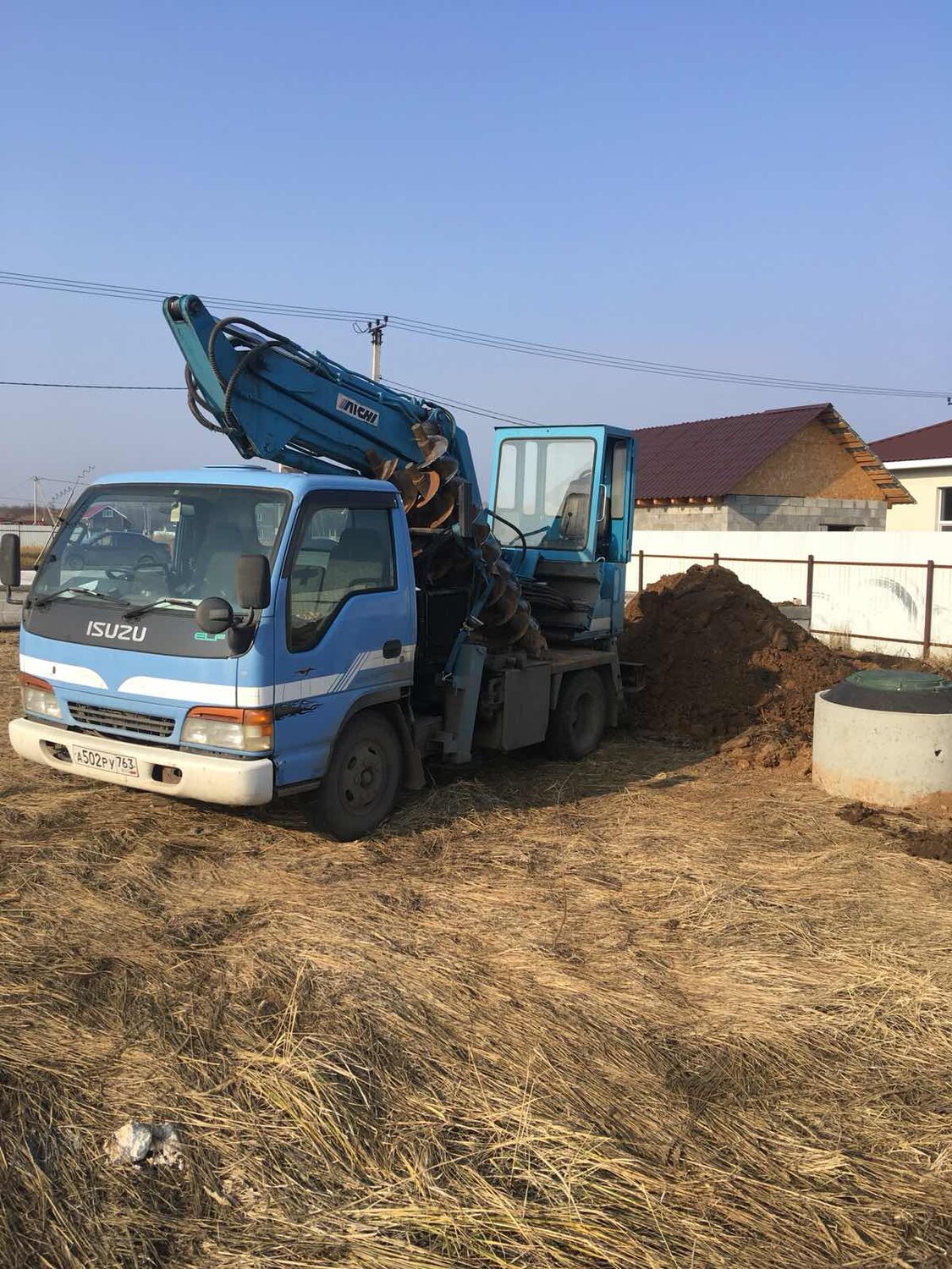 автоэкскаватор isuzu elf, ямобур на базе исузу форвард, ямобур исудзу эльф, ямобур ниссан дизель, ямобур mitsubishi canter