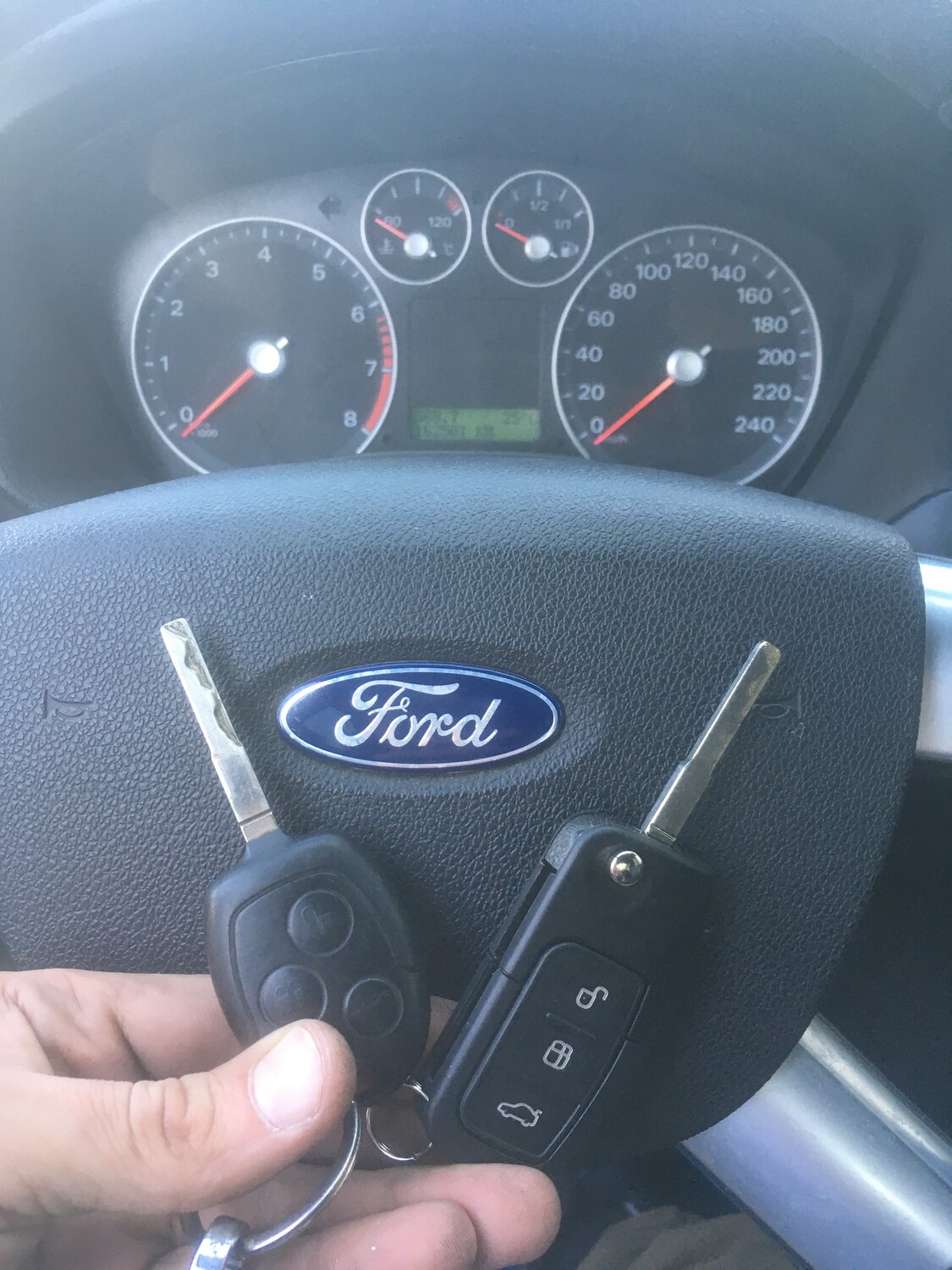 автомобиль, ford focus, авто, ford, замок автомобиль